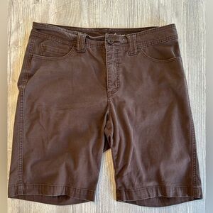 Women’s Lee Classic Fit Bermuda Style Brown Shorts Mid Rise Sz 12 Medium Pockets